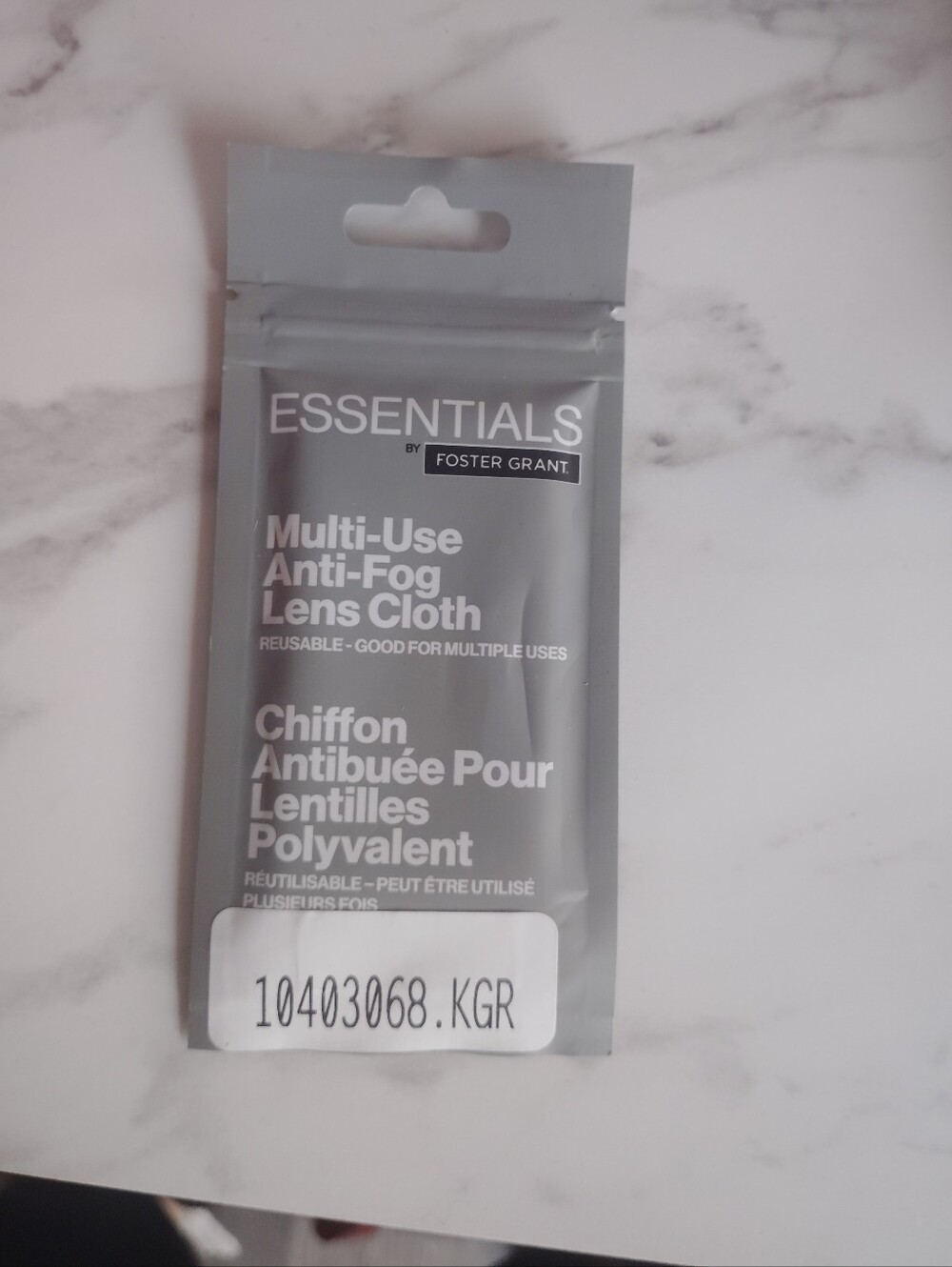 Foster Grant ESSENTIALS Multi-Use Anti-Fog Lens Cloth - Gray